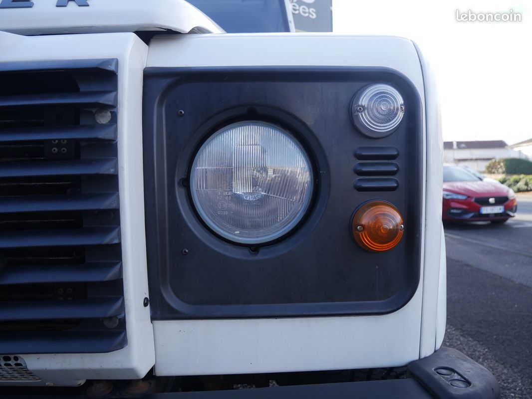 Land-rover DEFENDER 110 2.4 TD4 122 STATION WAGON 7PL S TD4 BVM (image 14)