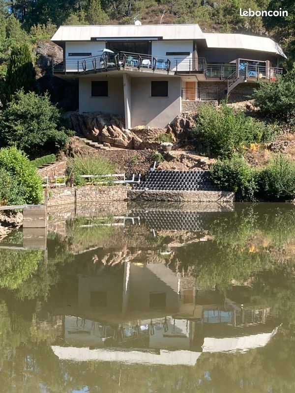Maison 6 pièces 178 m² · à Chapdes-Beaufort · 178 m² · 599 000 €