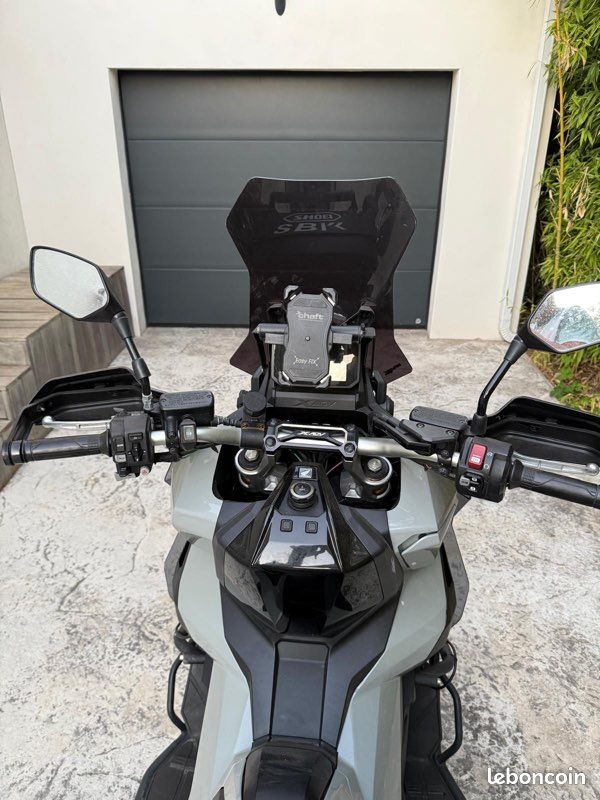 Honda x-adv 750 - 2023 (image 1)