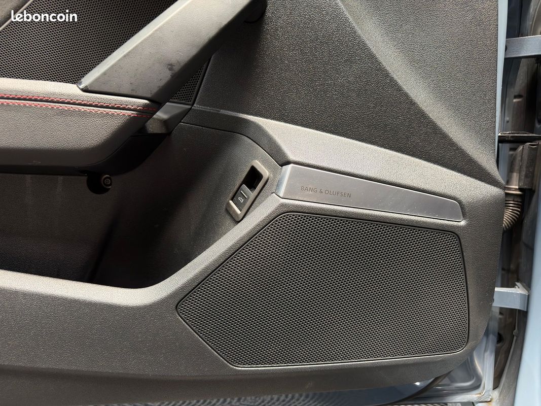 Audi RS3 III SPORTBACK 2.5 TFSI 400 QUATTRO S TRONIC FREINS CERAMIQUE - BANG&OLUFSEN - TOIT OUVRANT (image 25)