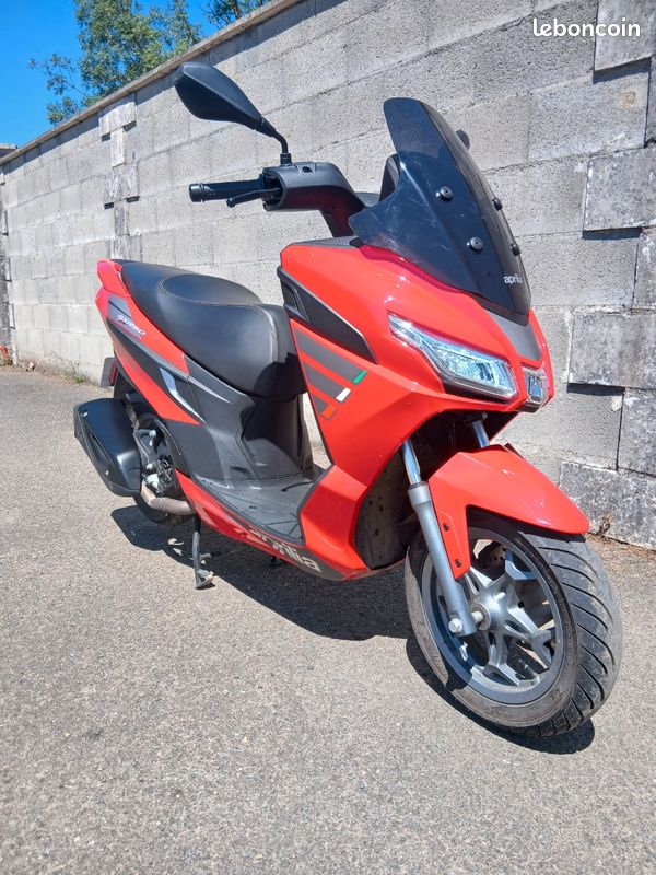 Scooter 50 cm3 Aprilia (image 1)