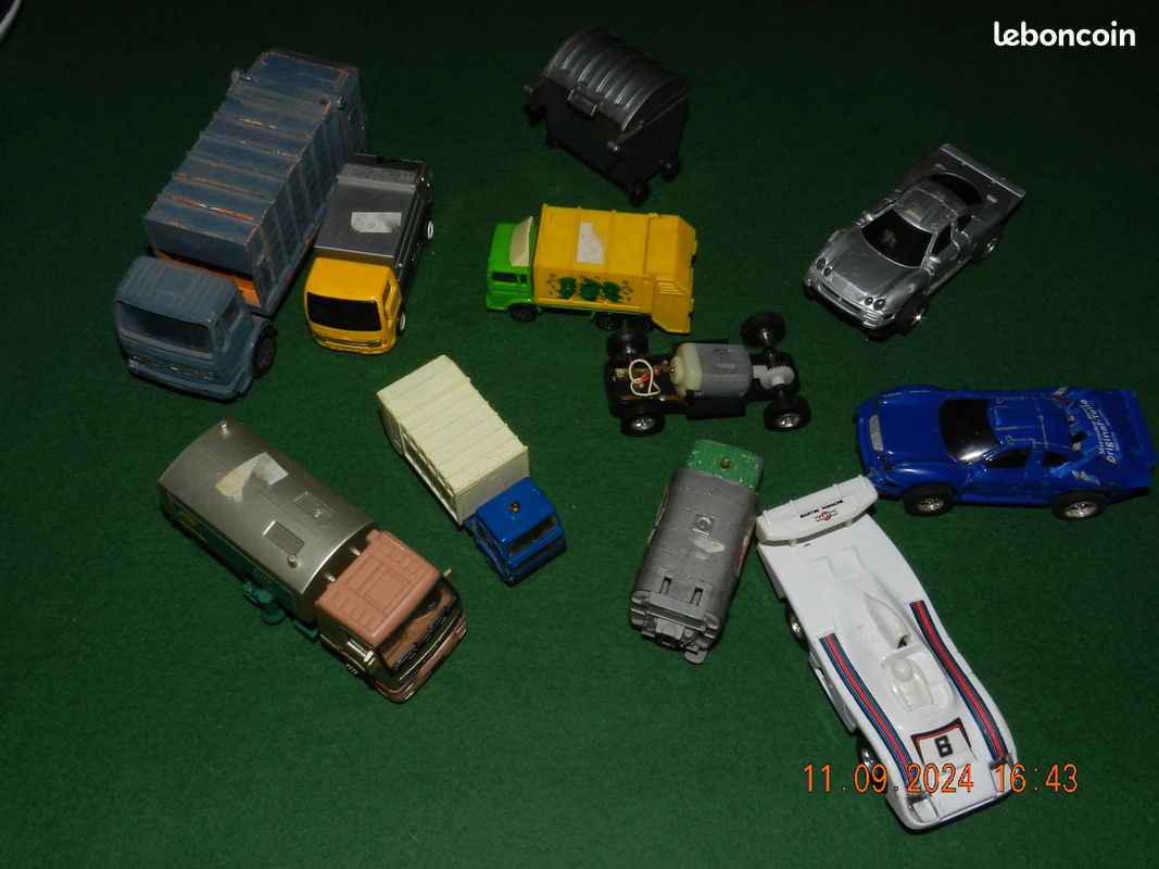 Lot de voitures de circuit et de camions (image 2)