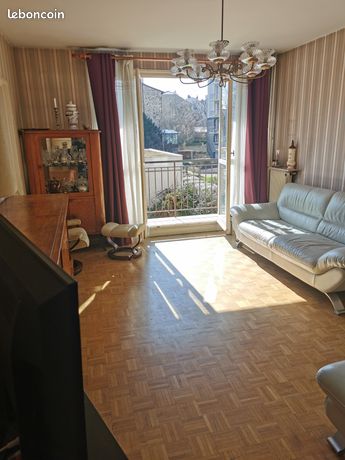 Mairie des Lilas, appartement 4 pièces avec 3 chambres, balcon, cave