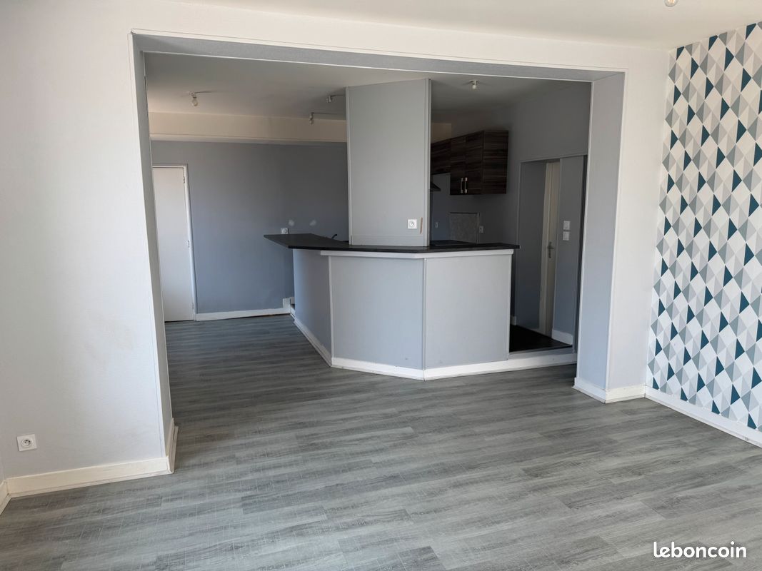 Appartement 3 pièces 70 m² · à Flers · 70 m² · 420 €