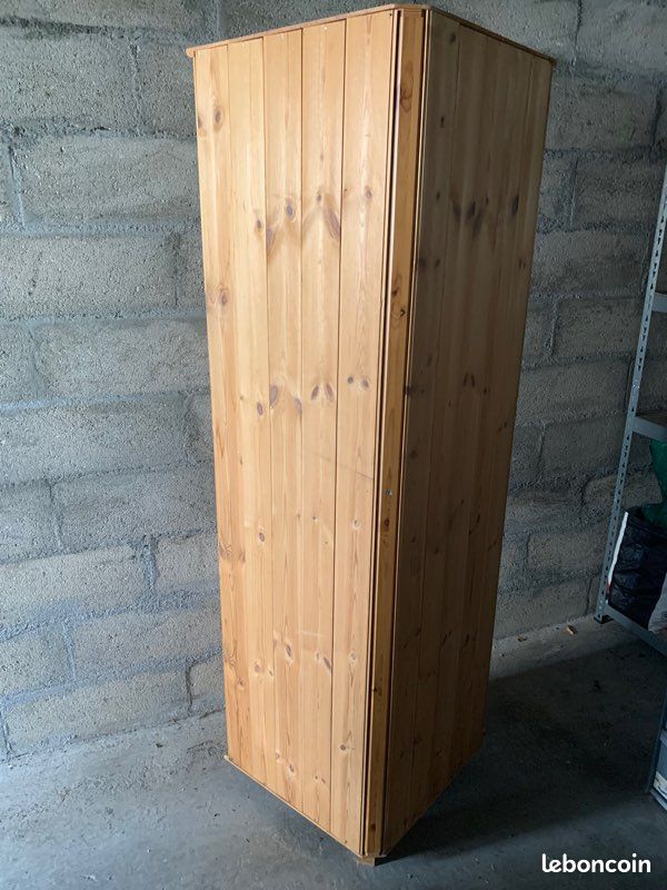 Meuble d angle en bois (image 2)