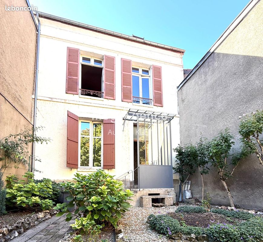 Maison 8 pièces 170 m² · à Sens · 170 m² · 250 000 €