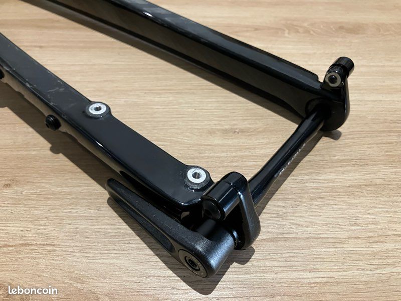 Fourche Carbone Rigide Pour Vélo Gravel - Axe 12x100 Mm - Conique - Neuf