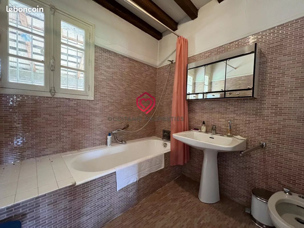 Propriété 7 pièces 228 m² (image 17)