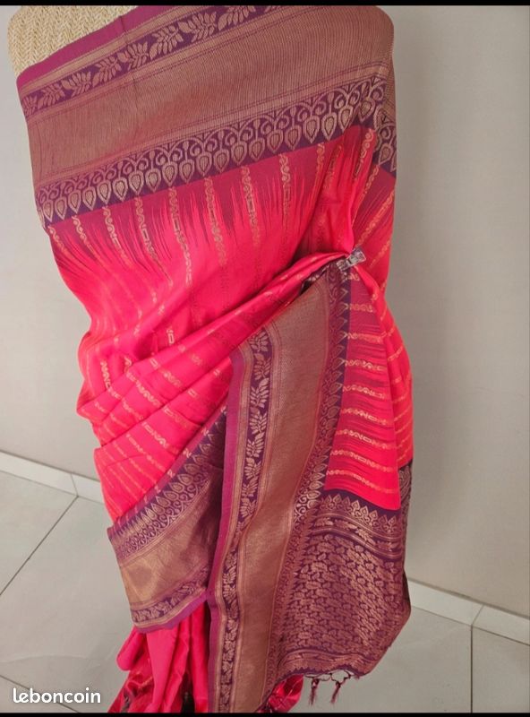 Tissu Indien Rose Magenta Imprimé - Pour Saree, Lehenga Ou Costume Bollywood - Neuf Sans étiquettes