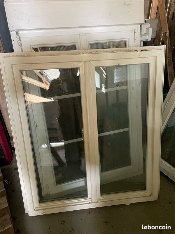 Fenêtre pvc beige (image 2)