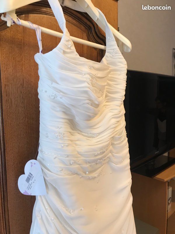 Robe de mariée + accessoires (image 2)