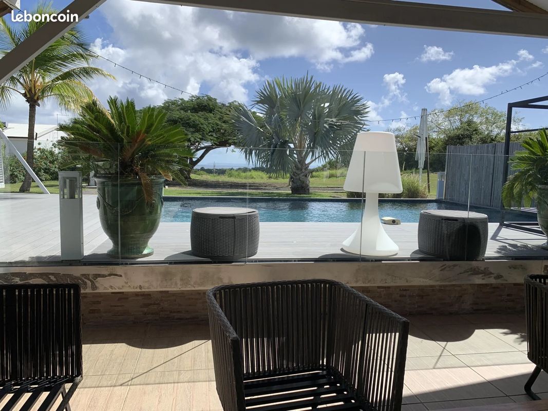Maison 6 pièces 168 m² · à Saint-François · 168 m² · 3 500 €/mois