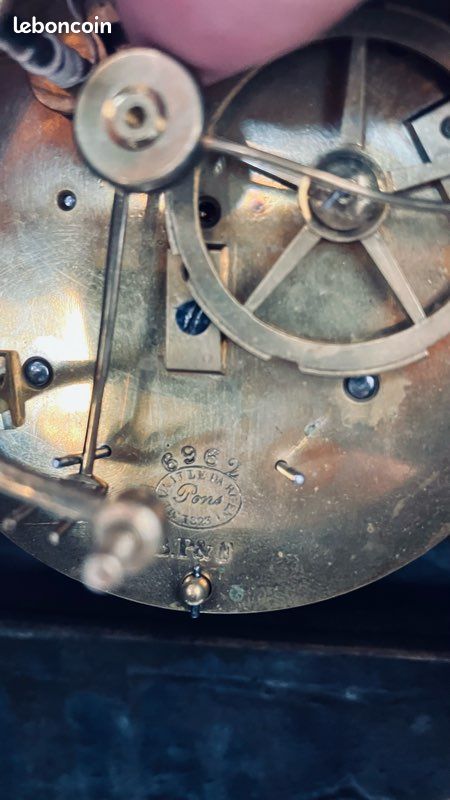 Pendule en bronze XIXe siècle (image 7)