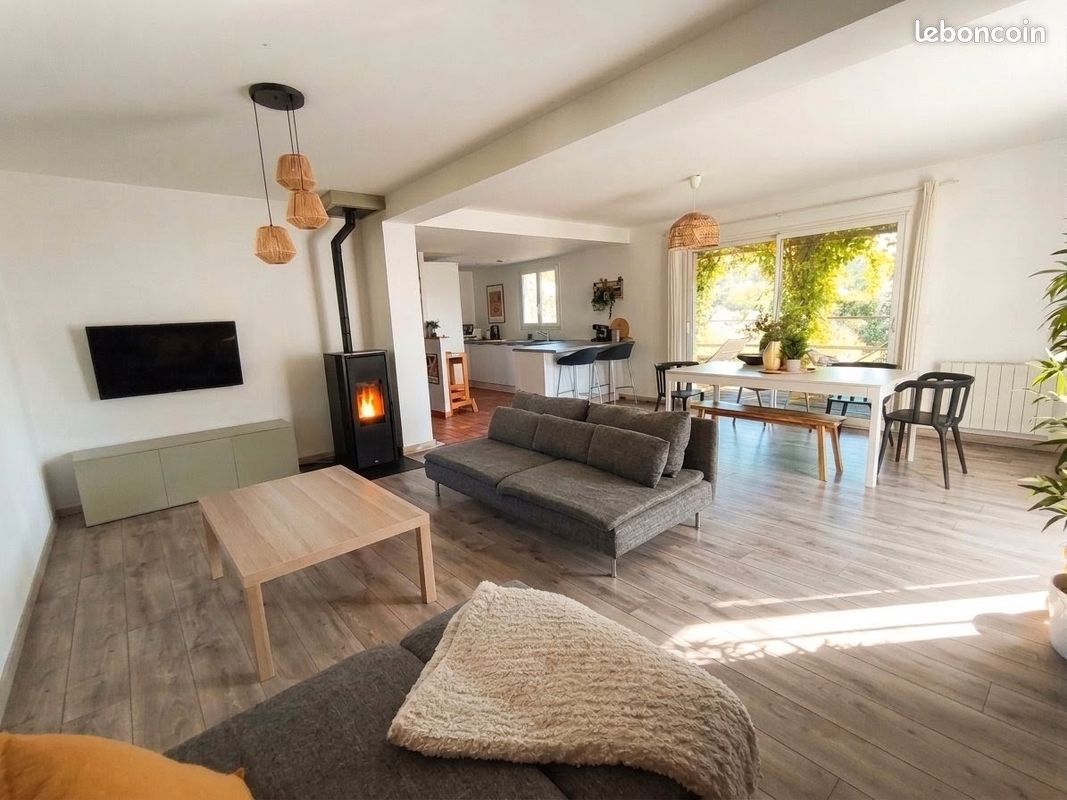 Maison 6 pièces 144 m² · à Sénac · 144 m² · 299 500 €