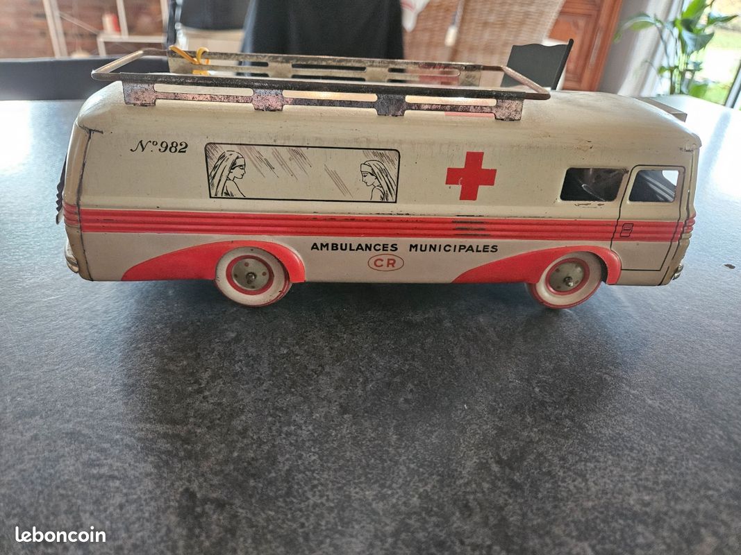 CAMION DE POMPIERS CHARLES ROSSIGNOL CR CALANDRE STELLA 28 CM ref 930