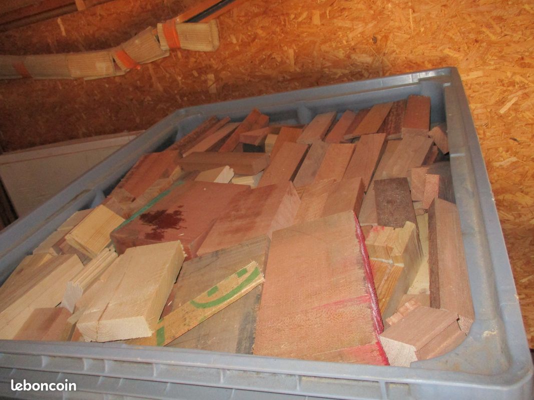 Bois ou briquettes de chauffage (image 2)