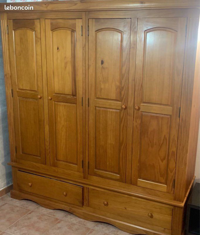 Armoire en bois (image 1)