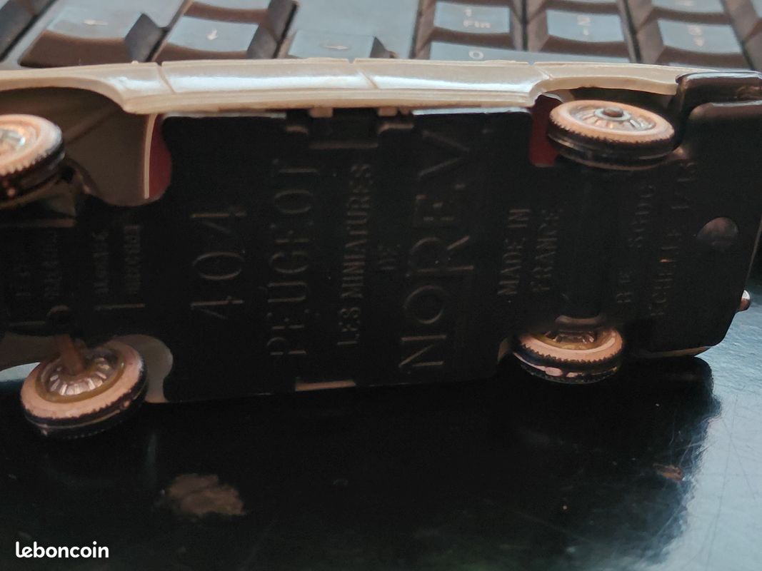 Lot de 3 petites voitures anciennes Norev dans leur jus (image 8)