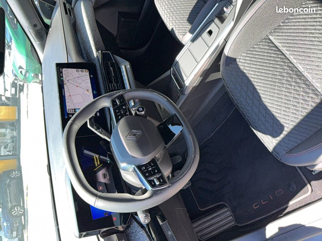 RENAULT Clio E-Tech full hybrid 160 ch Techno (image 10)