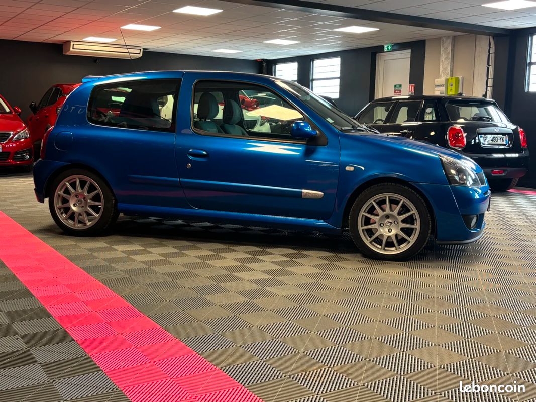RENAULT CLIO 2.0i 16V Sport Jean Ragnotti (image 4)