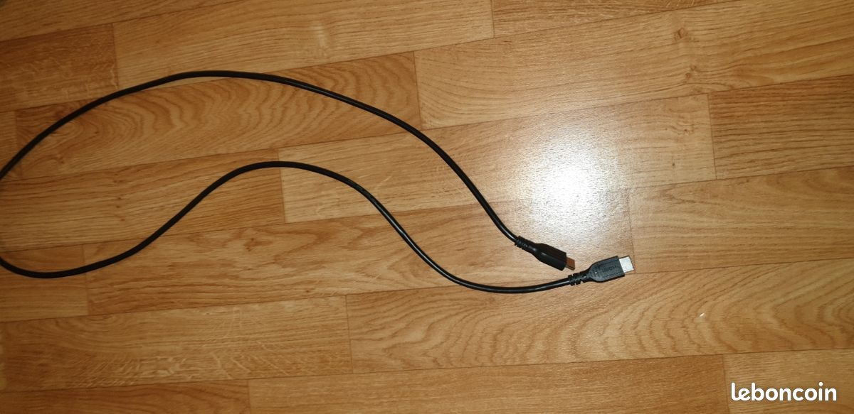 Sony PS4 Pro – bon état +1 Manettes (image 4)