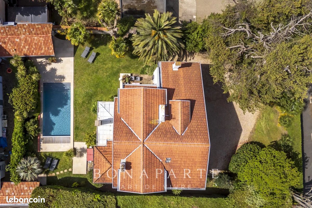 Maison 9 pièces 289 m² · à Biarritz · 289 m² · 3 490 000 €