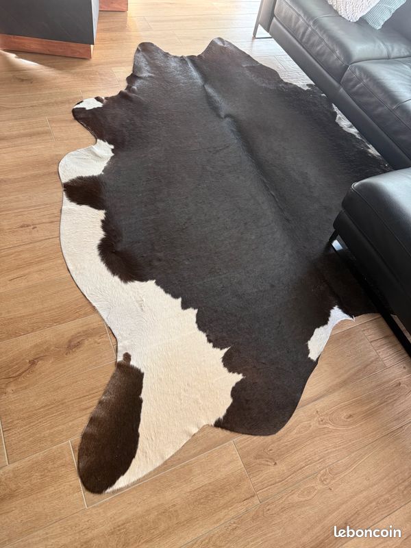 Tapis En Véritable Peau De Vache Noir Et Blanc – Modèle Mammut – Moderne Et écologique – Fabriqué Au Pakistan
