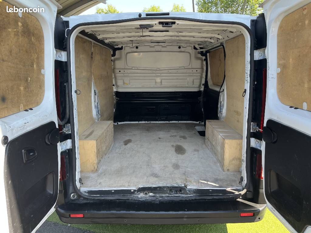 Renault Trafic III 2.0 DCI 120 CONFORT (image 8)