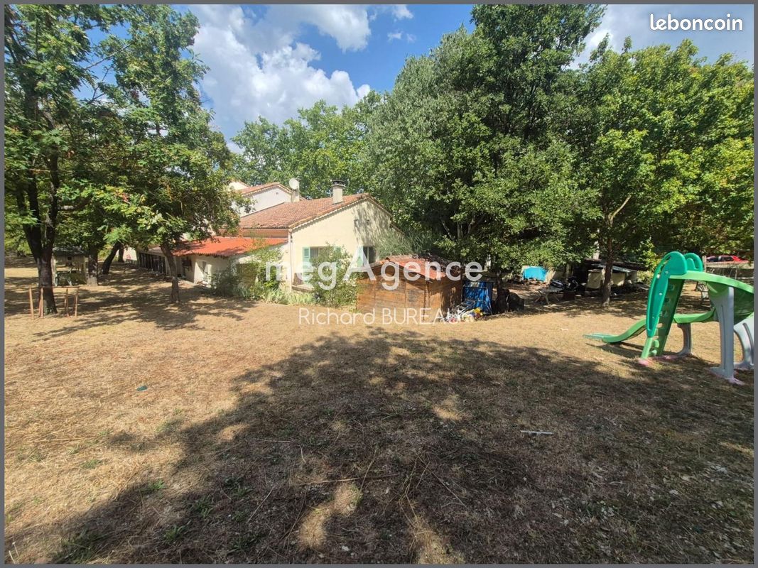 Maison 14 pièces 363 m² · à La Verdière · 363 m² · 300 000 €