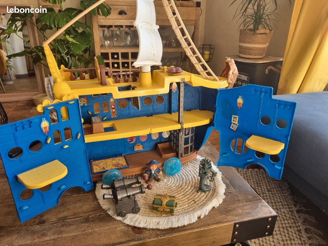 Bateau de pirate enfant (image 1)