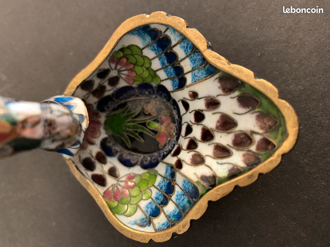 Baguier ou coupelle à bijoux boucles oreilles, émaux et laiton, décor cygne (image 5)