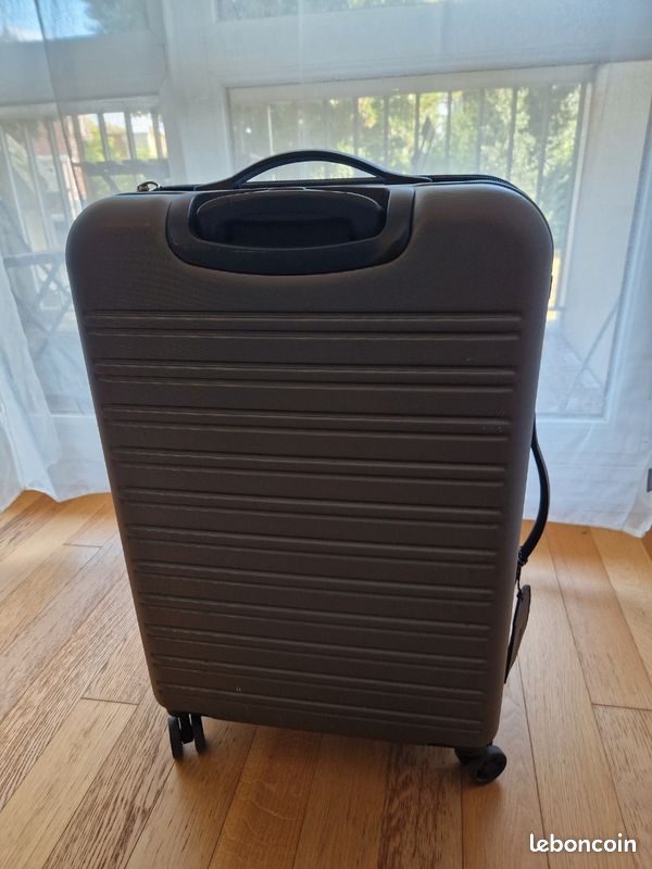 Valise Delsey rigide grand format- Excellent état (image 4)