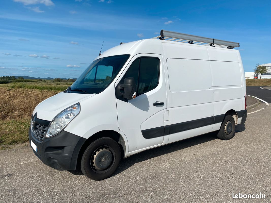 RENAULT MASTER 3 III F3300 L2 H2 Grand Confort 2L3 DCI 145 ch Galerie GPS chaîne de distribution 2019 Attelage (image 1)