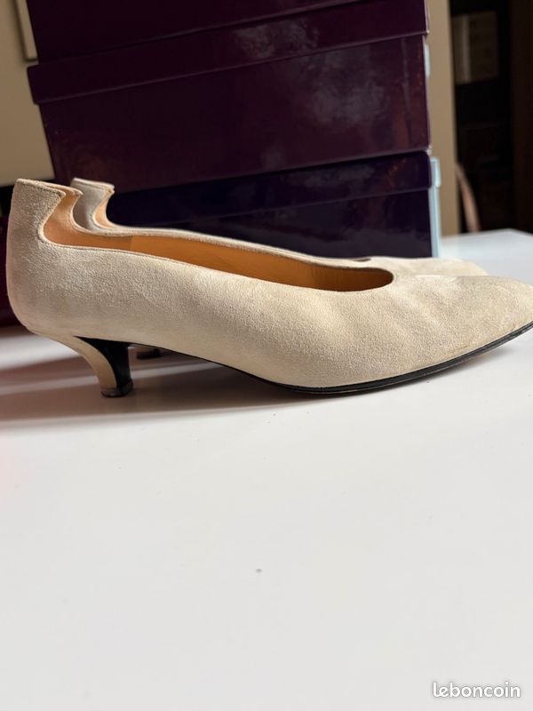 Souliers daim blanc Charles Jourdan vintage T. 37,5 – Made in France (image 2)