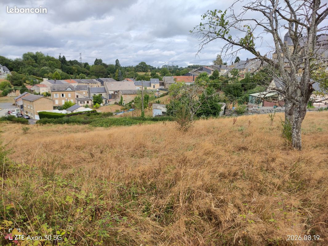 RENWEZ - terrain a batir - 3507 m2 · 190 000 €