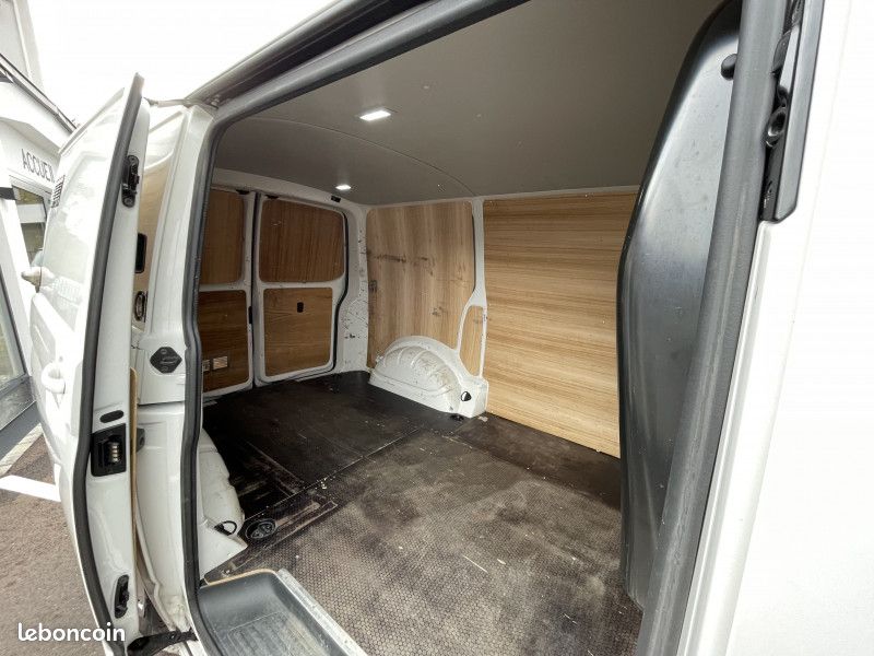 Volkswagen TRANSPORTER FG / PRIX HT 18 316,67 / 2.8T L1H1 2.0 TDI 150CH BUSINESS PLUS (image 13)