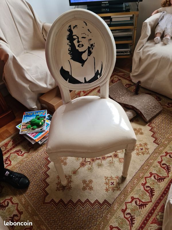 Chaise Marilyn Monroe (image 1)
