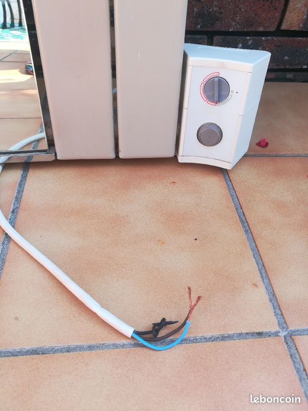 Radiateur électrique 750watts Acova avec miroir et patères (image 3)