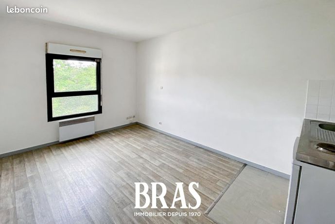 Studio 1 pièce 18 m² — 1