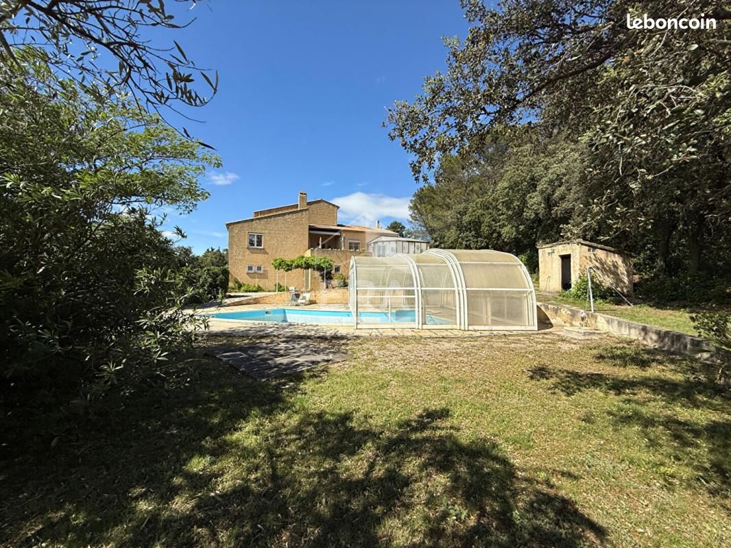 Maison 7 pièces 200 m² · à Châteauneuf-de-Gadagne · 200 m² · 619 000 €