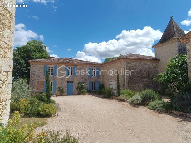 Maison 6 pièces 247 m²