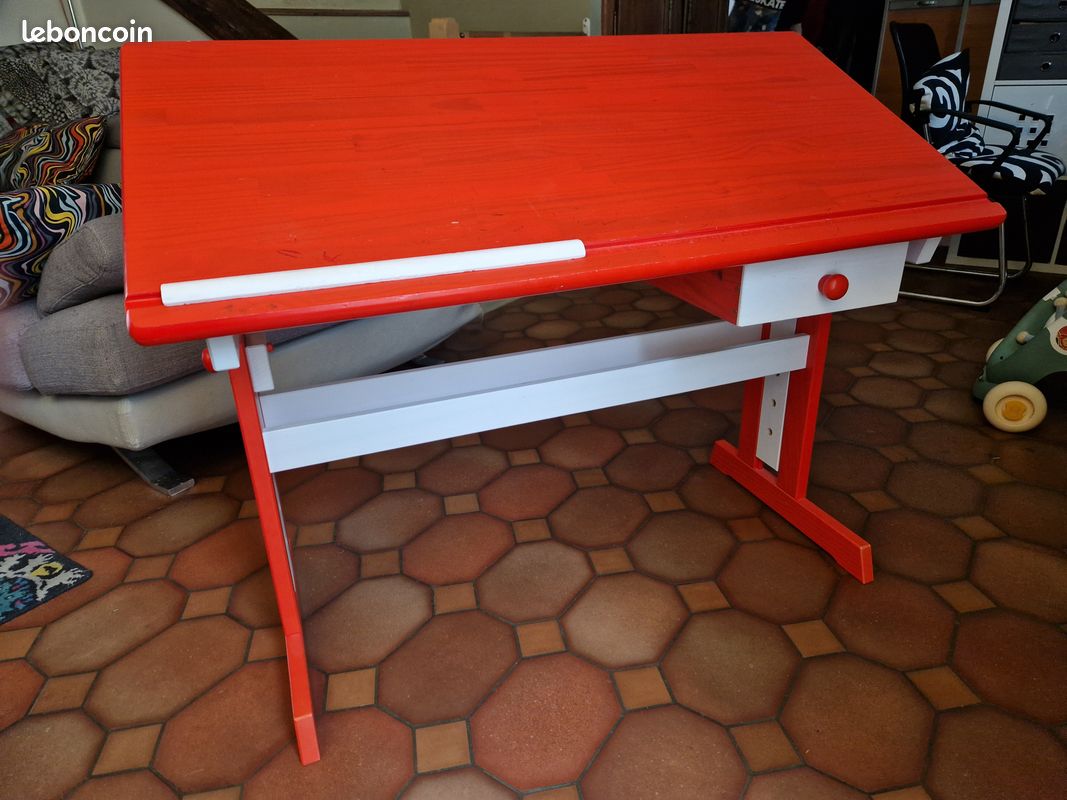 Bureau enfant rouge et blanc (image 1)