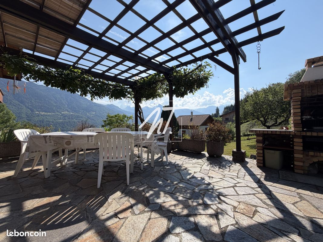 Maison 5 pièces 140 m² · à La Rivière-Enverse · 140 m² · 548 000 €