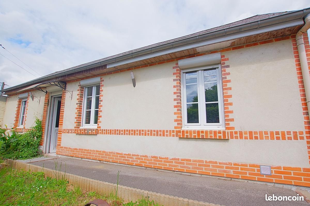 Maison 3 pièces 77 m² · à Croix-Moligneaux · 77 m² · 109 000 €