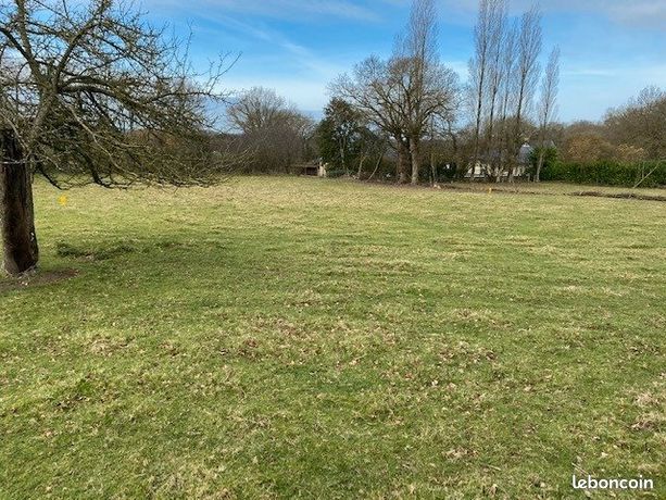 Terrain 997 m² PLELO