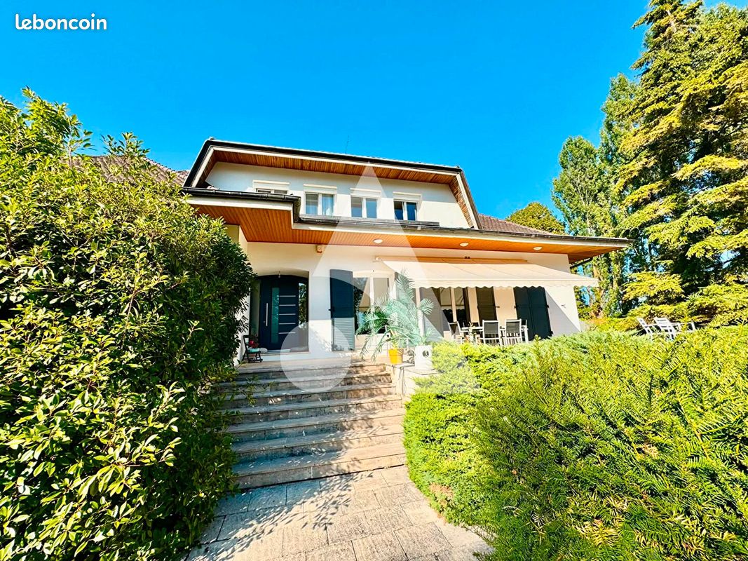 Maison 11 pièces 340 m² · à Châtenois · 340 m² · 415 000 €