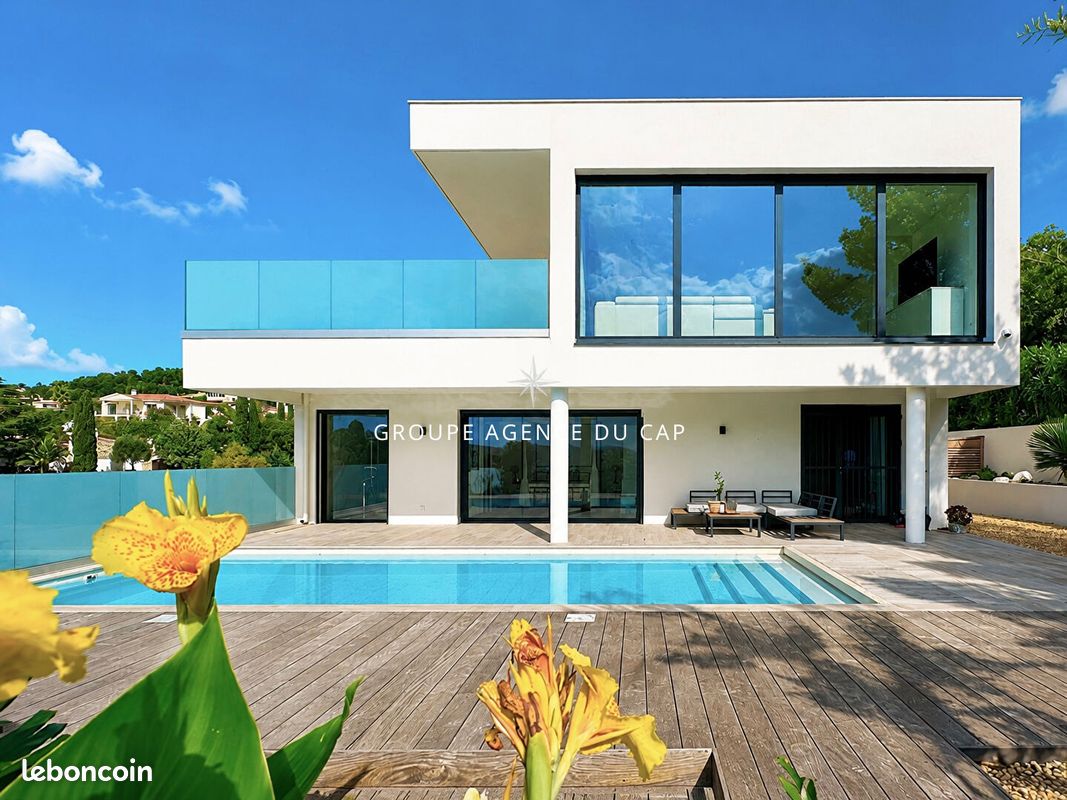 Maison 8 pièces 290 m² · à Roquebrune-sur-Argens · 290 m² · 3 250 000 €
