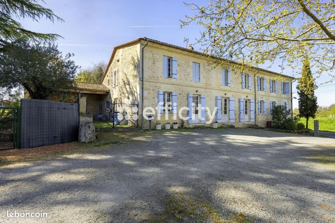 Maison 7 pièces 325 m²