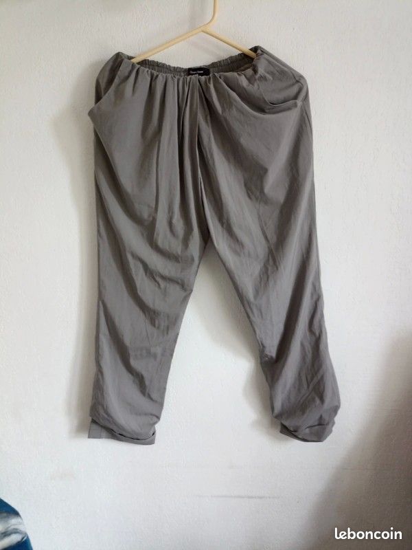 Pantalon gris 3/4 (image 1)