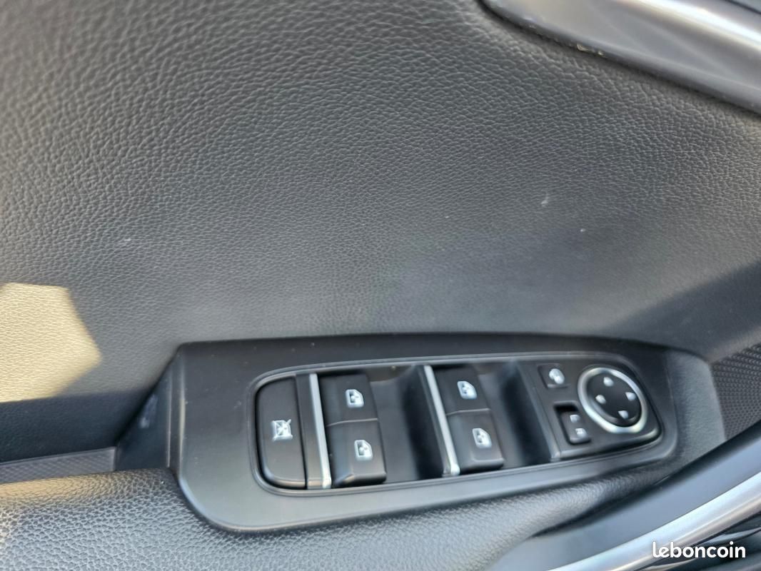 Kia Xceed MY21 1.6 CRDi 136 ch MHEV DCT7 Premium (image 21)